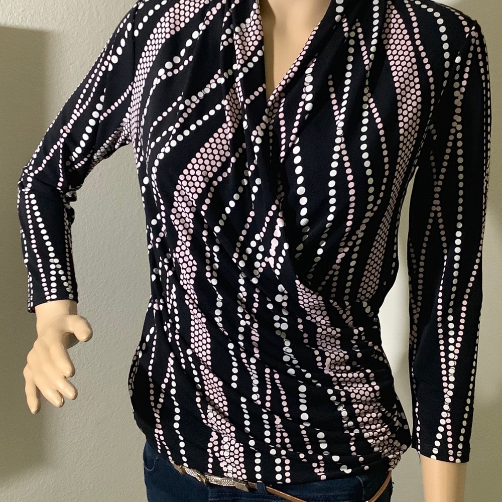 NEW YORK &COMPANY Dressy/ blouse / top XS Size